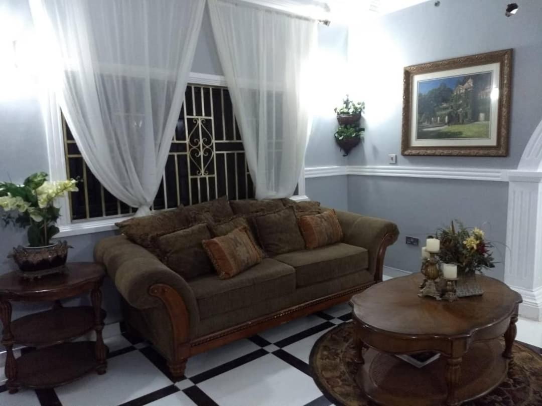 The Winford Boutique Hotel Achimota Taifa Екстер'єр фото